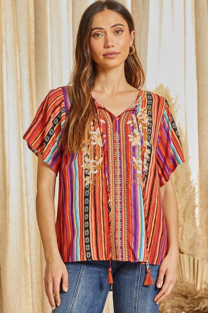 Andree by unit / Savanna Jane Short Sleeve Floral Embroidered Top