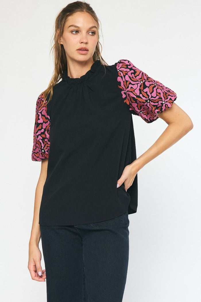entro usa Embroidered Puff Sleeve Top