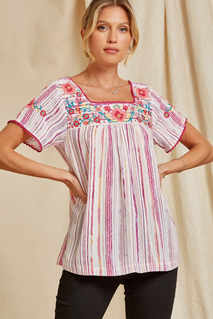 Andree by unit / Savanna Jane Babydoll Embroidered Top