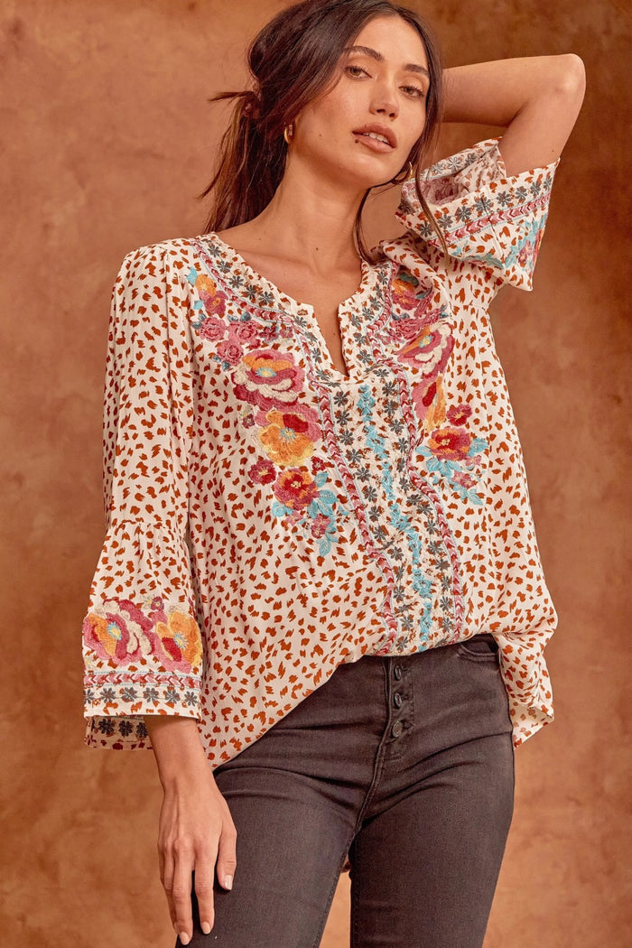 andree by unit / savanna jane leopard Print Embroidered Top cream camel