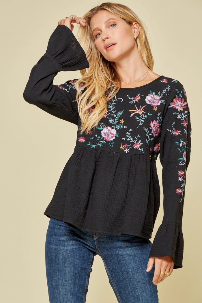 andree by unit / savanna jane Embroidered Babydoll Top