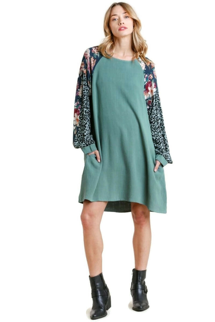 UMGEE USA Floral & Animal Pocket Dress