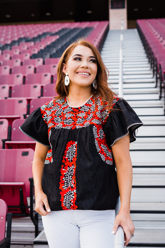 Layerz embroidered FLUTTER sleeve top