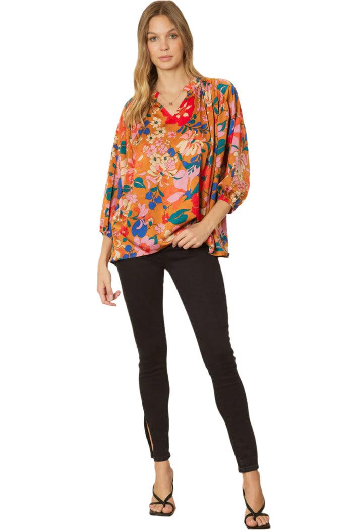 entro USA Bold Floral Print Top