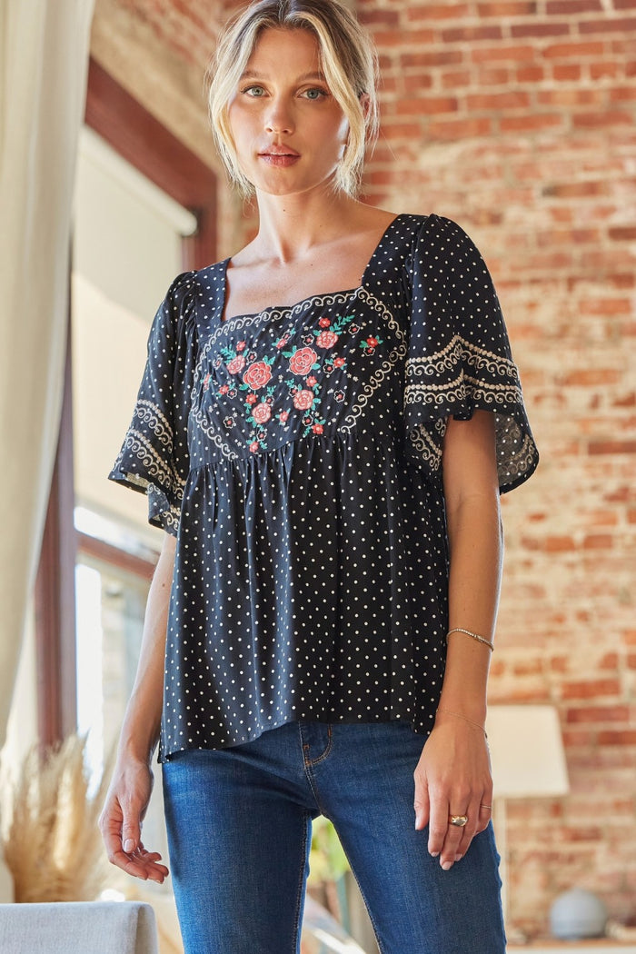 Andree by unit / Savanna Jane Babydoll Embroidered Polka dot Top