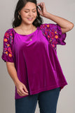 Embroiderd Velvet Short Sleeve Top