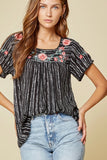 ANDREE BY UNIT / SAVANNA JANE BABYDOLL EMBROIDERED TOP