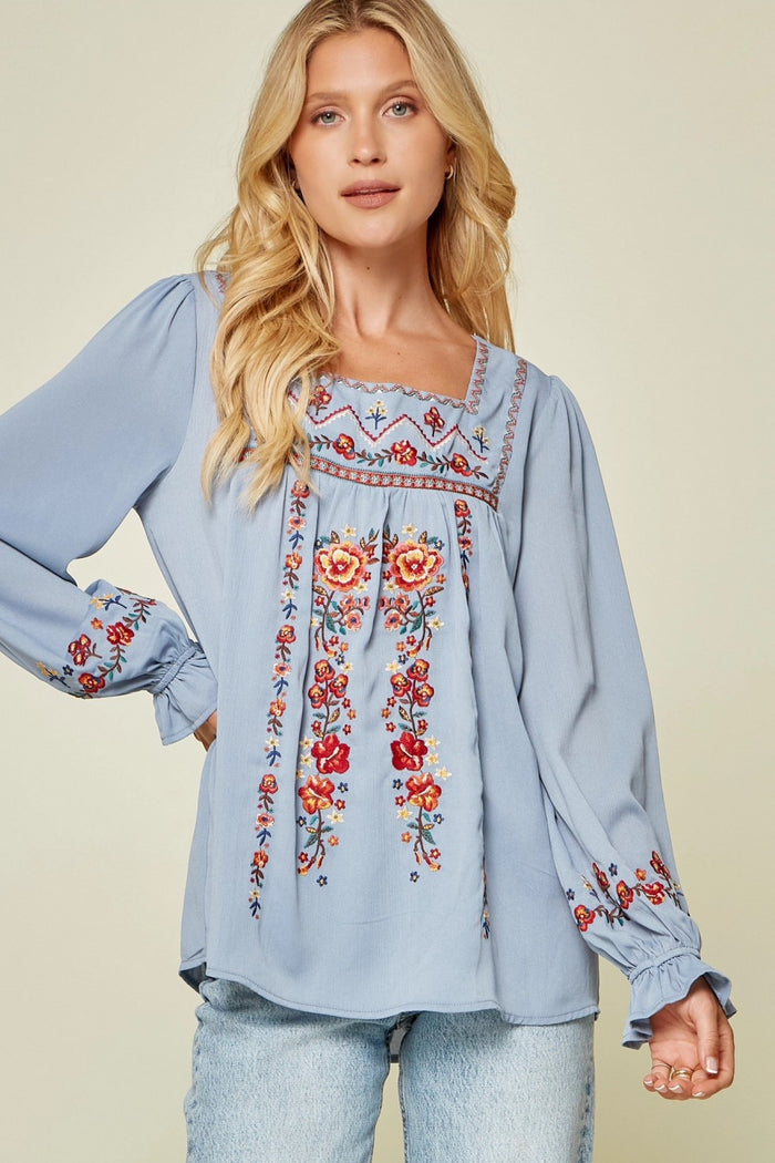 savanna jane / ANDREE BY UNIT Floral Embroidered Peasant Top