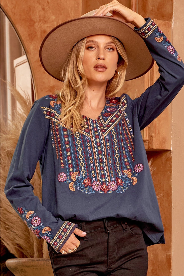 andree by unit / savanna jane Embroidered cotton top