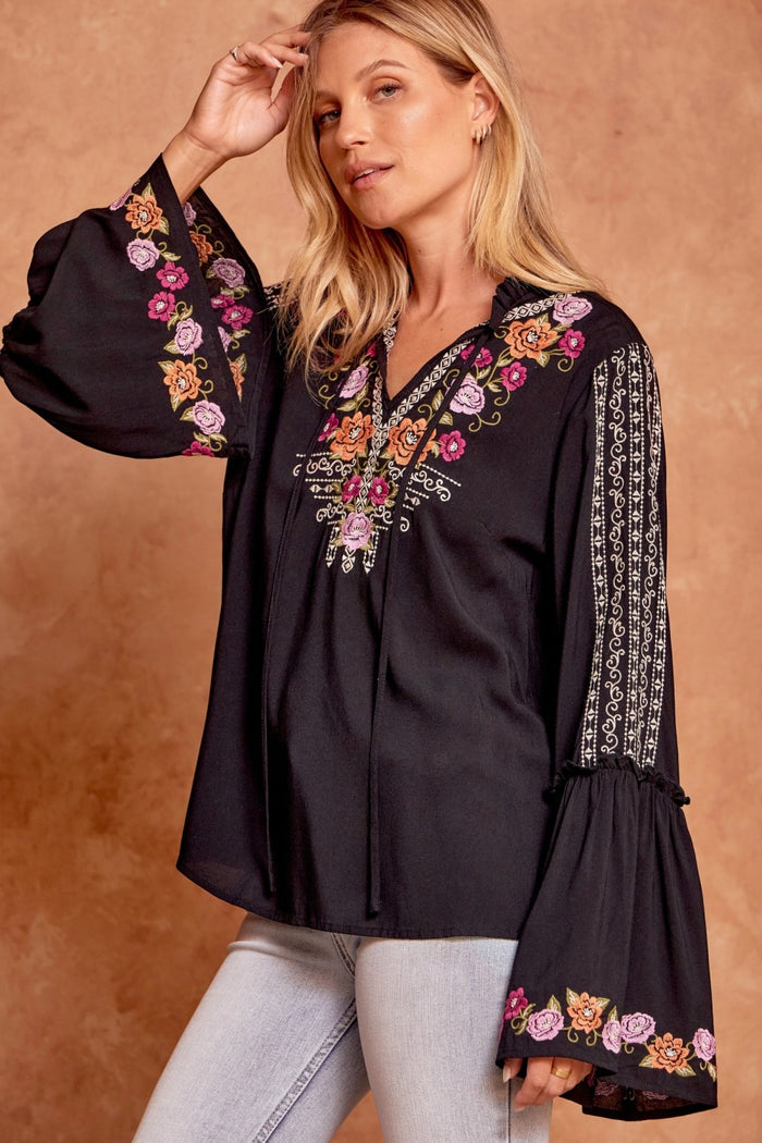 Floral Embroidered Blouse andree by unit / savanna jane