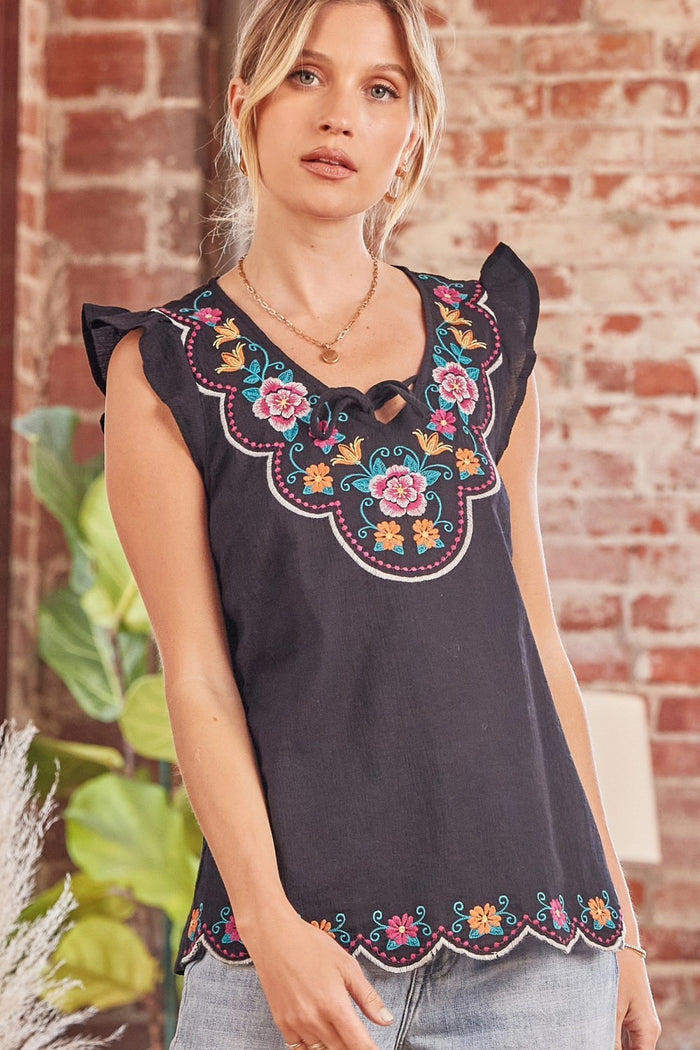 Floral Embroidered Scalloped Top, andree by unit / savanna jane