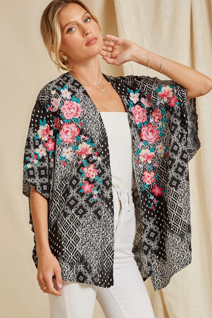andree by unit / savanna jane Embroidered Kimono Jacket