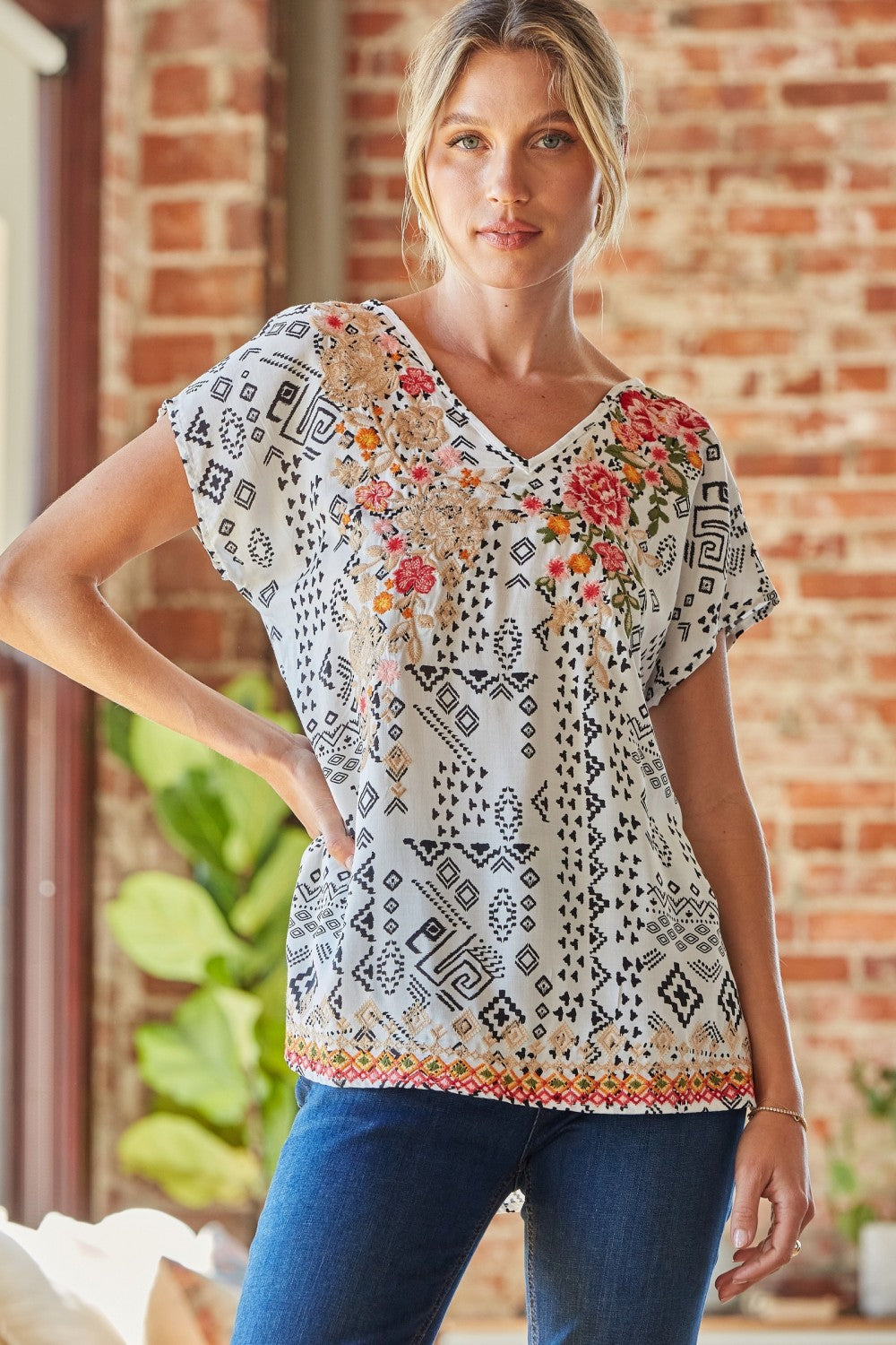 Savanne Jane Floral Embroidered Printed Tops - Andree By Unit Savanne Jane Floral Embroidered Printed Tops - Andree By Unit