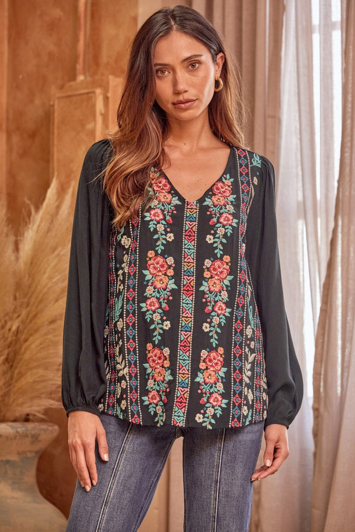 andree by unit / savanna jane Floral Embroidered Top
